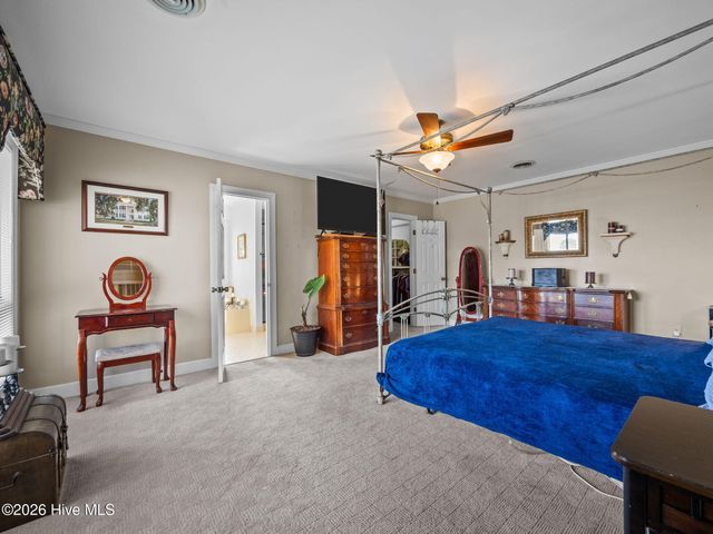 200 Pelican Drive, Newport, NC 28570