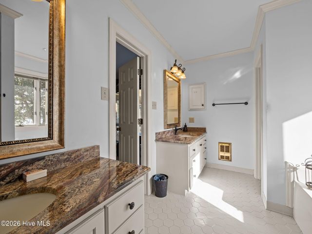 200 Pelican Drive, Newport, NC 28570