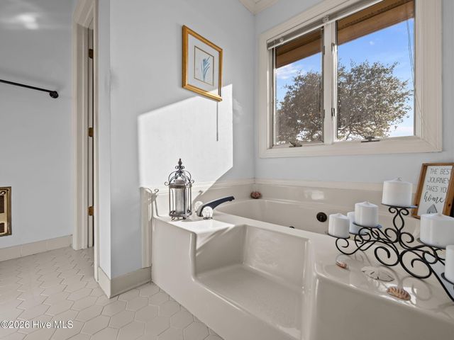 200 Pelican Drive, Newport, NC 28570