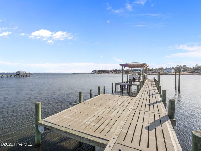 200 Pelican Drive, Newport, NC 28570