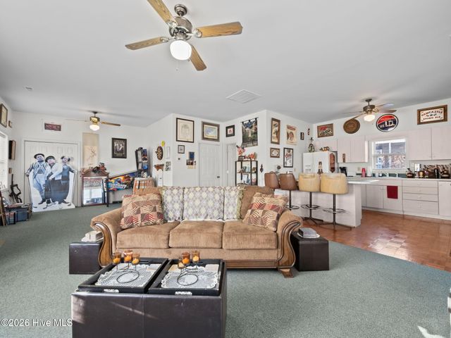 200 Pelican Drive, Newport, NC 28570