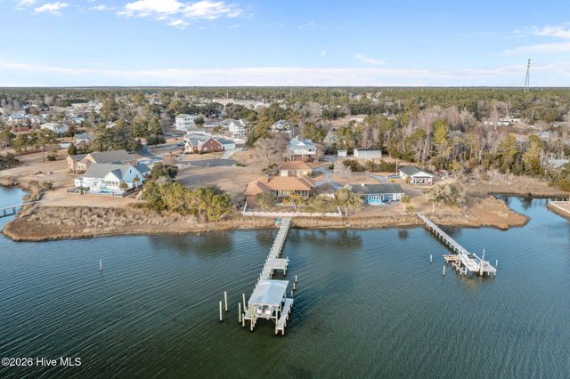 200 Pelican Drive, Newport, NC 28570