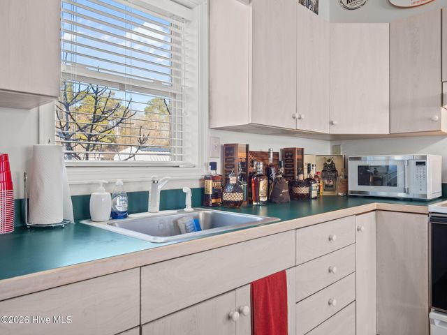 200 Pelican Drive, Newport, NC 28570