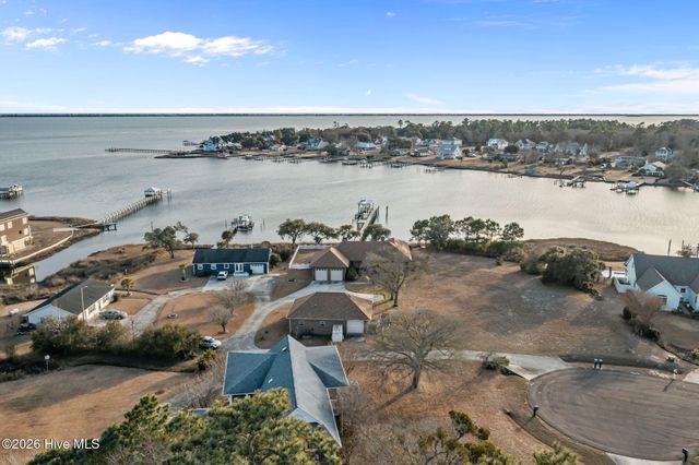 200 Pelican Drive, Newport, NC 28570