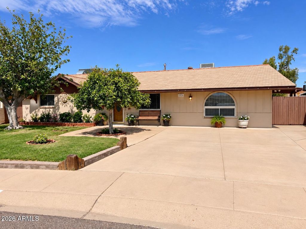 3924 W LAS PALMARITAS Drive, Phoenix, AZ 85051 — exterior