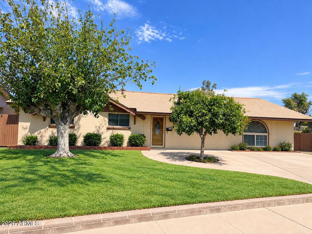 3924 W LAS PALMARITAS Drive, Phoenix, AZ 85051 — photo 2