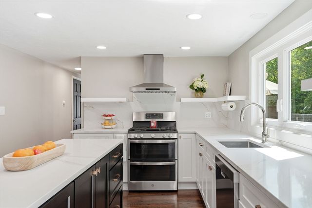 65 Lake St, Braintree, MA 02184