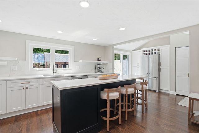 65 Lake St, Braintree, MA 02184
