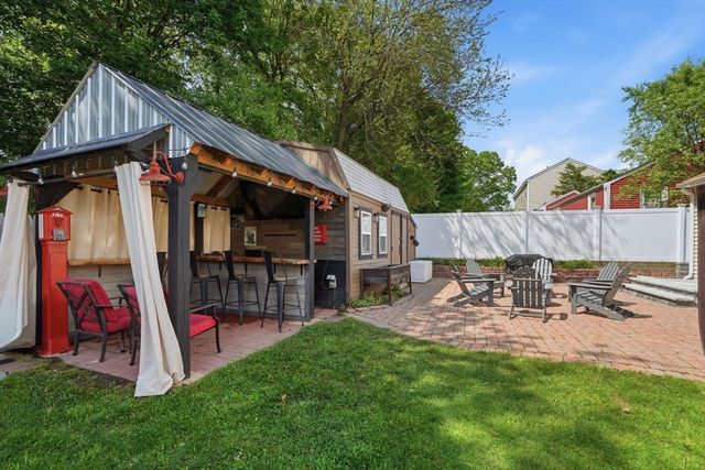 65 Lake St, Braintree, MA 02184