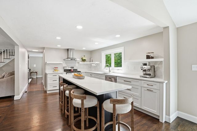 65 Lake St, Braintree, MA 02184