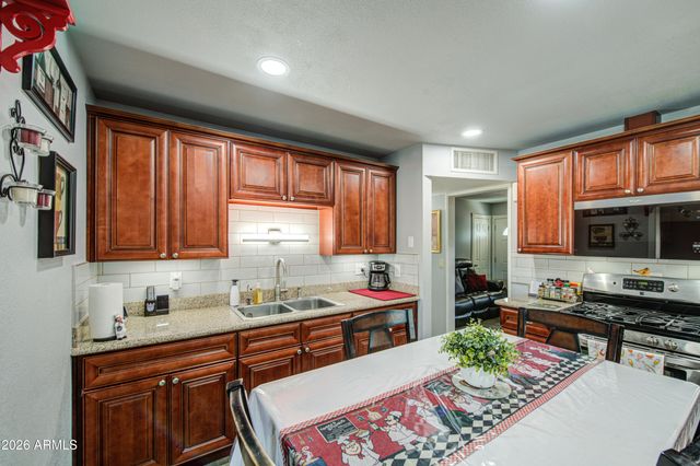 1652 W 2ND Street, Mesa, AZ 85201