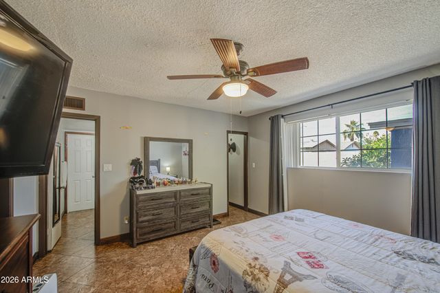 1652 W 2ND Street, Mesa, AZ 85201