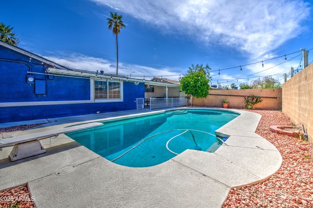 1652 W 2ND Street, Mesa, AZ 85201