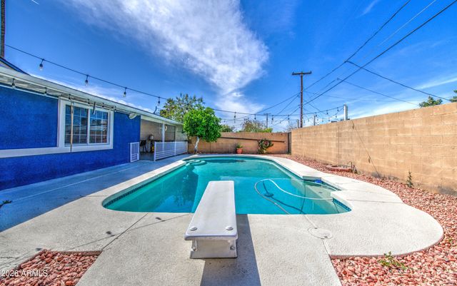1652 W 2ND Street, Mesa, AZ 85201