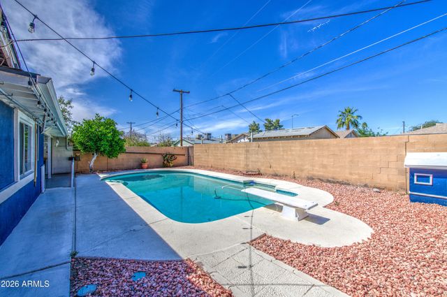 1652 W 2ND Street, Mesa, AZ 85201