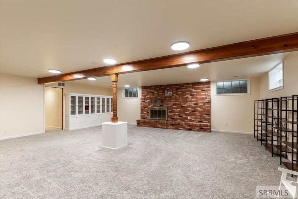 Image 16 of property listing at 3715 S 5th W, Idaho Falls, ID 83404