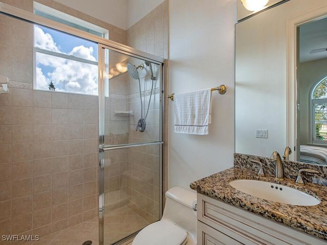 464 Oak AVE, Naples, FL 34108