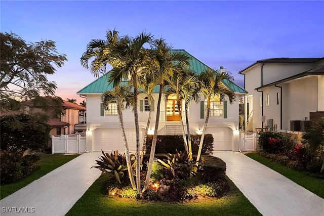 464 Oak AVE, Naples, FL 34108