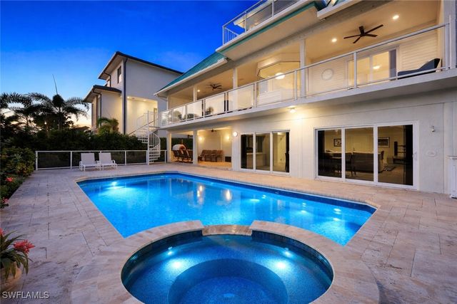 464 Oak AVE, Naples, FL 34108