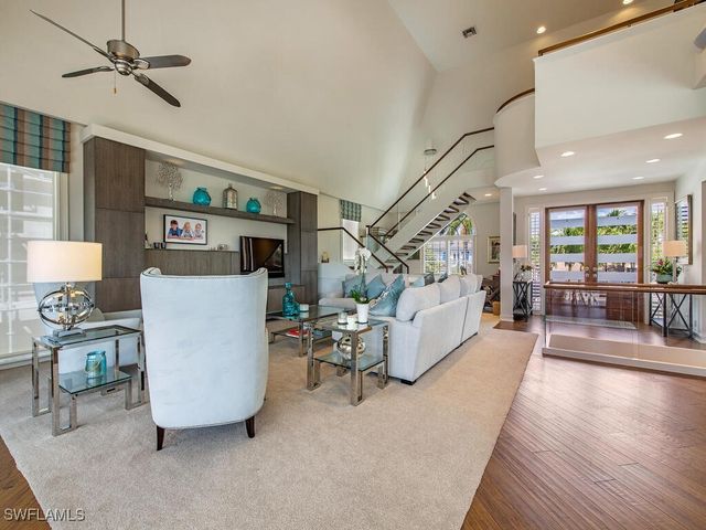 464 Oak AVE, Naples, FL 34108