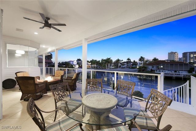 464 Oak AVE, Naples, FL 34108