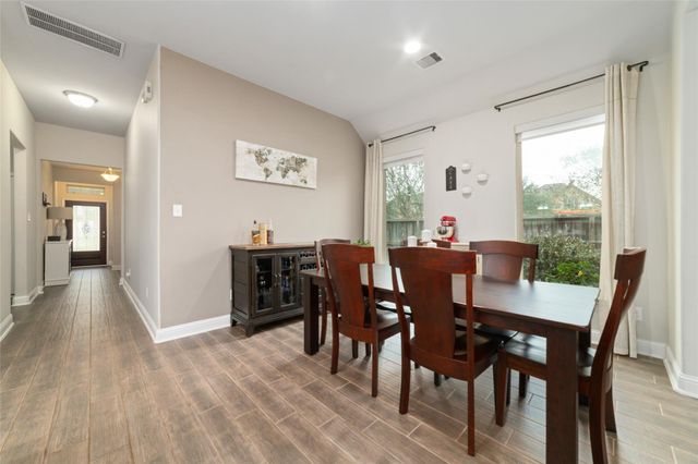 1902 Emerald Breeze Court, Pearland, TX 77089