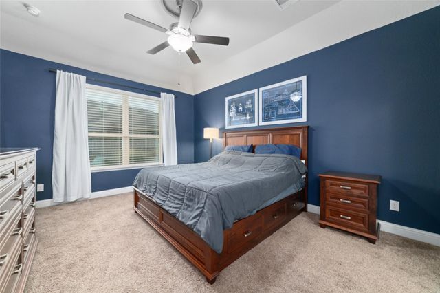 1902 Emerald Breeze Court, Pearland, TX 77089