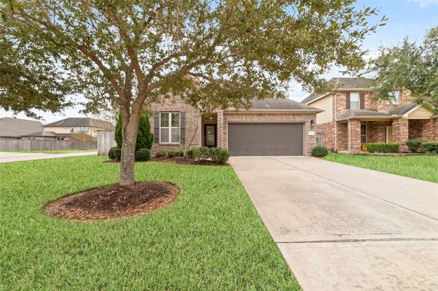 1902 Emerald Breeze Court, Pearland, TX 77089