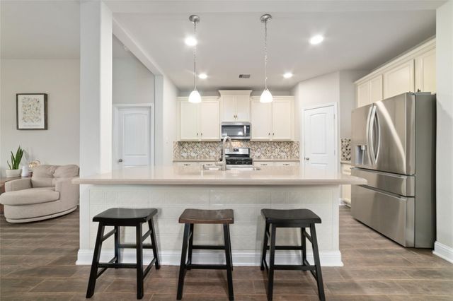 1902 Emerald Breeze Court, Pearland, TX 77089