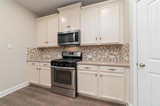 1902 Emerald Breeze Court, Pearland, TX 77089