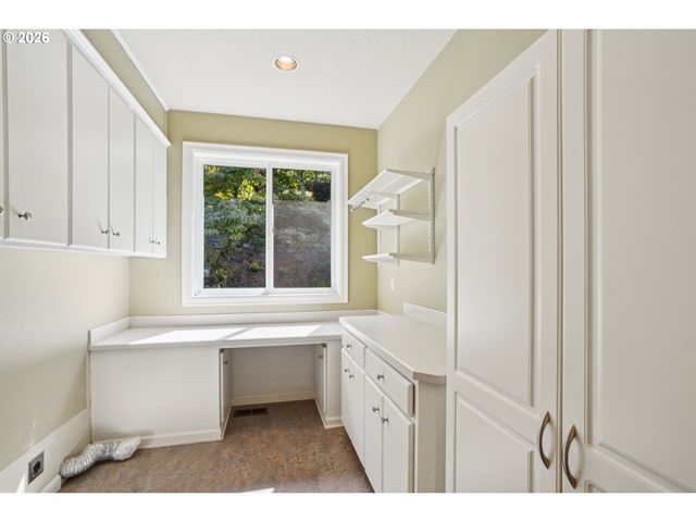 1224 TYNDALL Ct, Lake Oswego, OR 97034