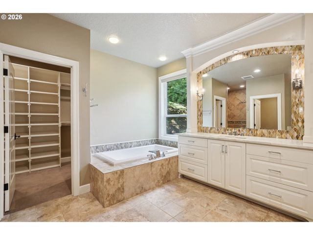 1224 TYNDALL Ct, Lake Oswego, OR 97034