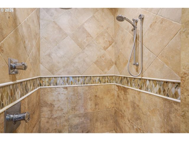 1224 TYNDALL Ct, Lake Oswego, OR 97034