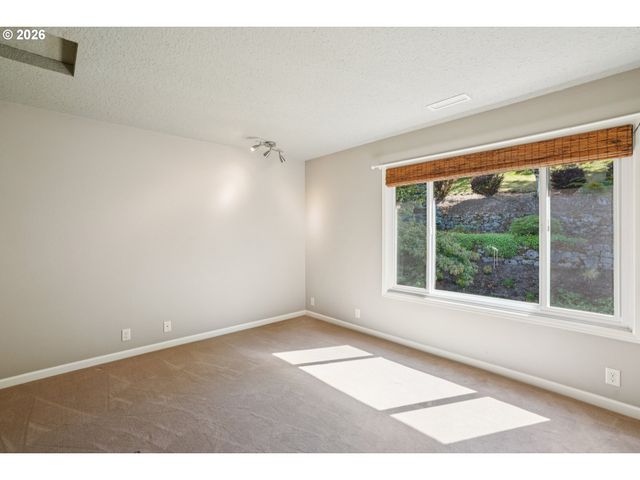 1224 TYNDALL Ct, Lake Oswego, OR 97034