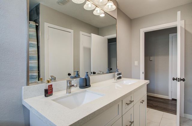 8018 Hammerly Boulevard, Houston, TX 77055