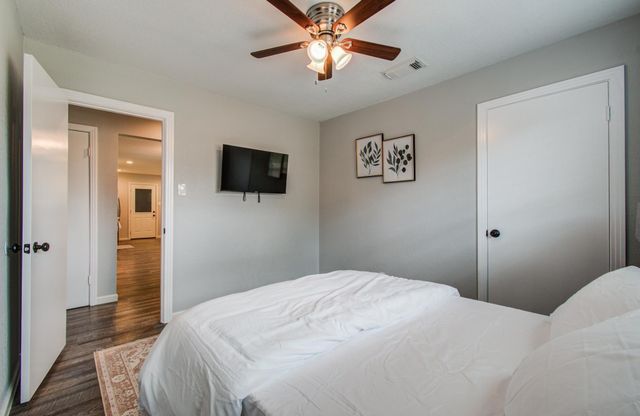 8018 Hammerly Boulevard, Houston, TX 77055