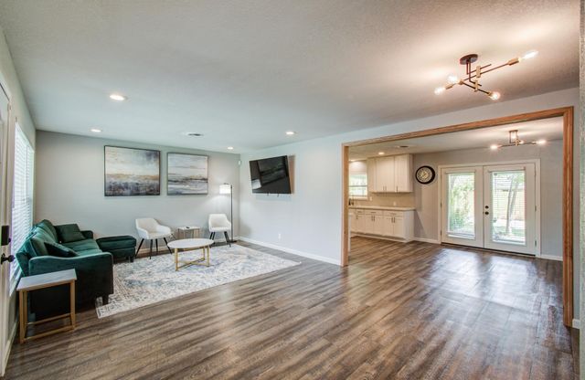 8018 Hammerly Boulevard, Houston, TX 77055