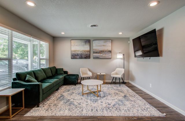 8018 Hammerly Boulevard, Houston, TX 77055
