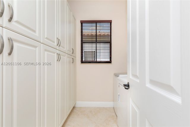 8420 NW 33rd St, Cooper City, FL 33024