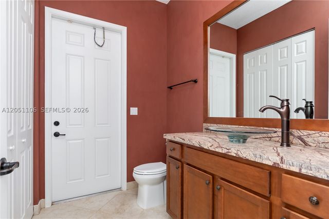 8420 NW 33rd St, Cooper City, FL 33024