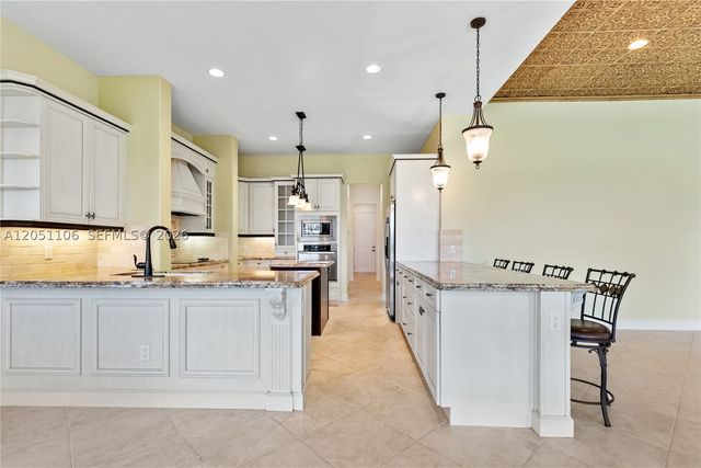 8420 NW 33rd St, Cooper City, FL 33024