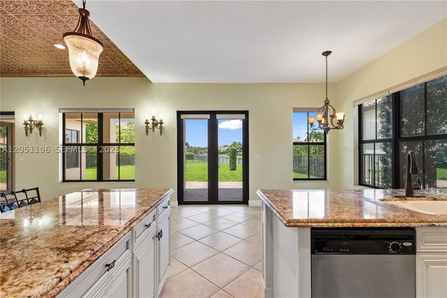 8420 NW 33rd St, Cooper City, FL 33024