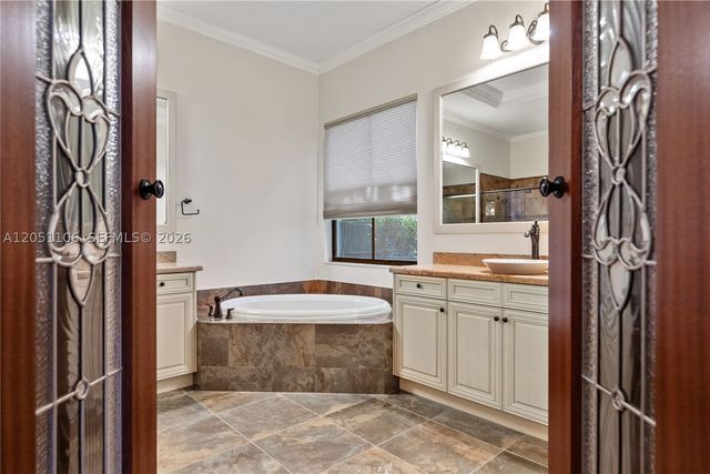 8420 NW 33rd St, Cooper City, FL 33024