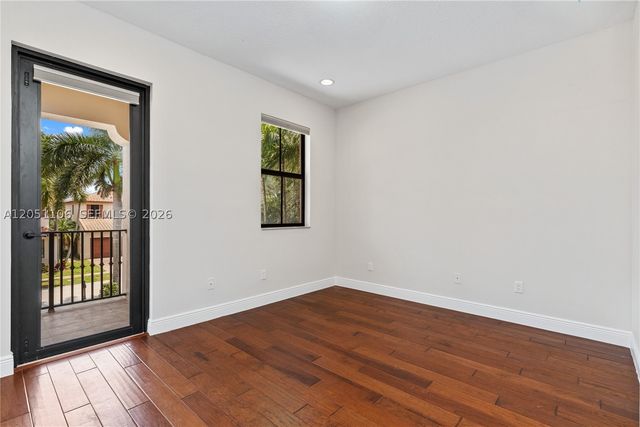 8420 NW 33rd St, Cooper City, FL 33024