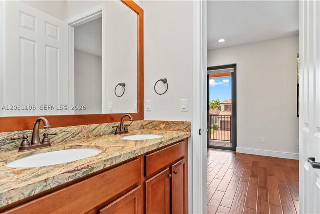 8420 NW 33rd St, Cooper City, FL 33024