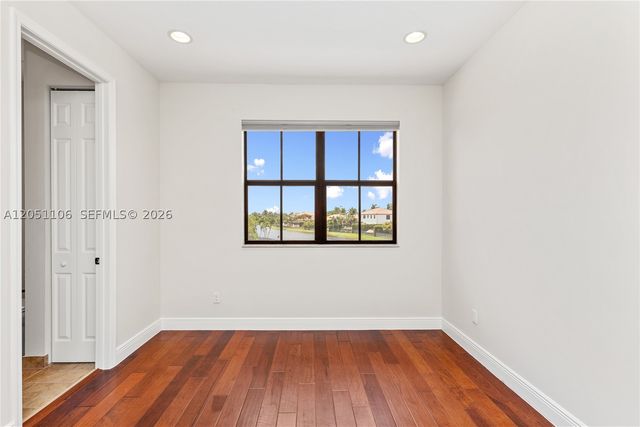 8420 NW 33rd St, Cooper City, FL 33024
