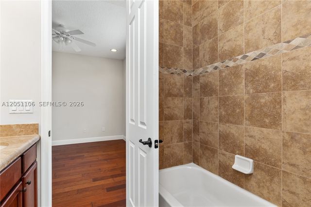 8420 NW 33rd St, Cooper City, FL 33024