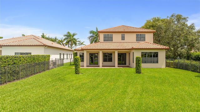 8420 NW 33rd St, Cooper City, FL 33024