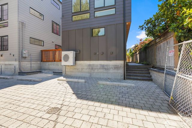 3932 S Angeline Street, Seattle, WA 98118