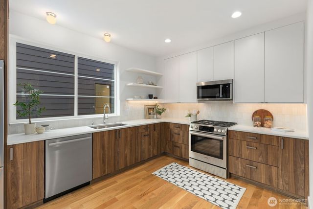 3932 S Angeline Street, Seattle, WA 98118